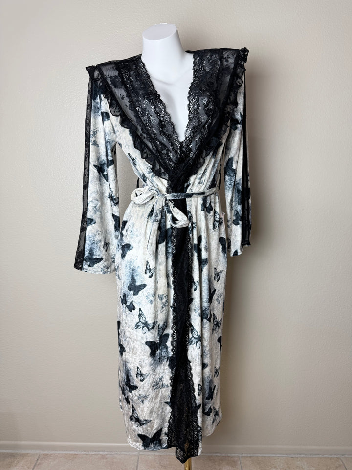Black Lace-Trim Velvet Butterfly Pattern Robe