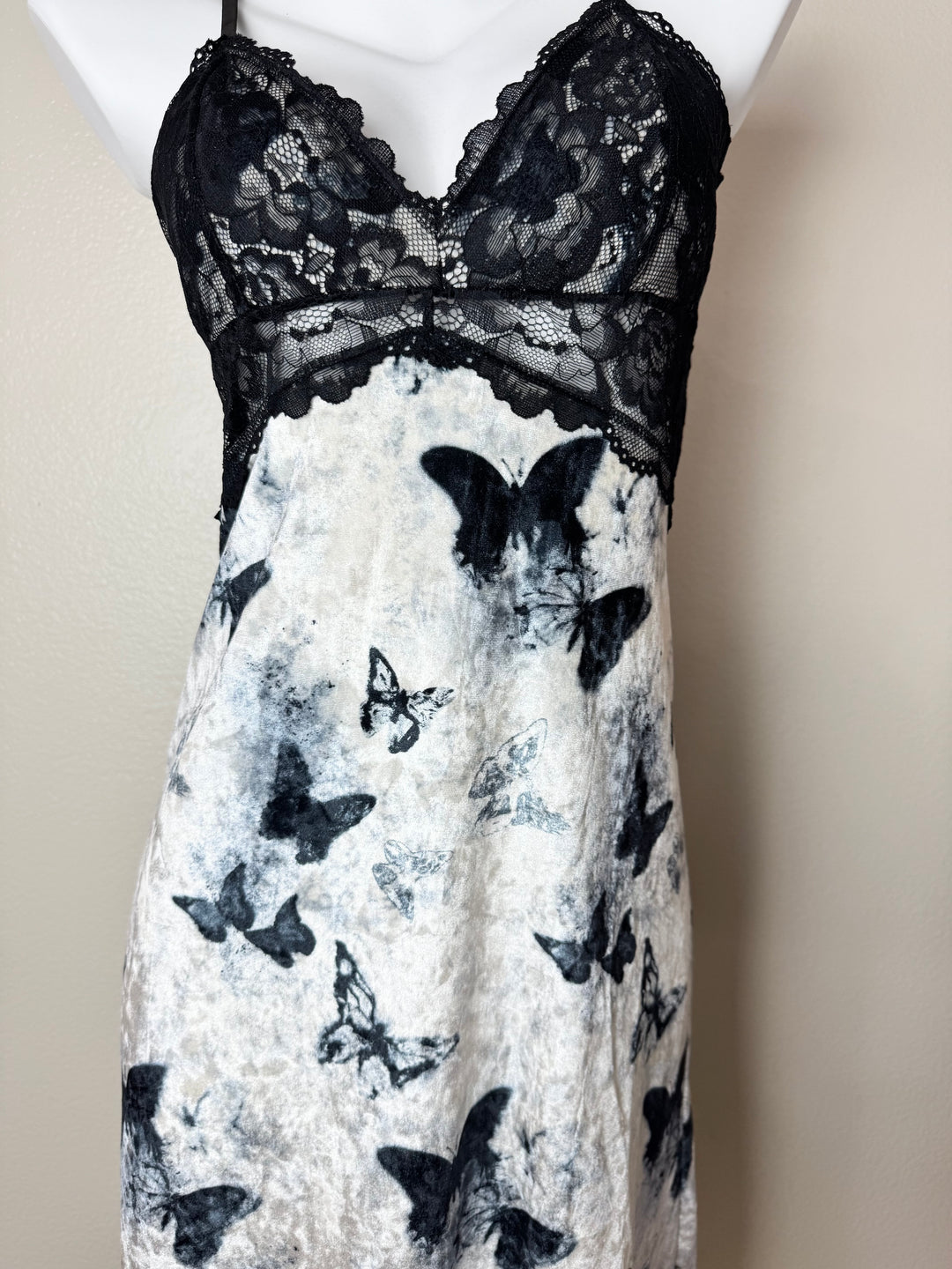 Black Midi Velvet Butterfly Pattern Slip 