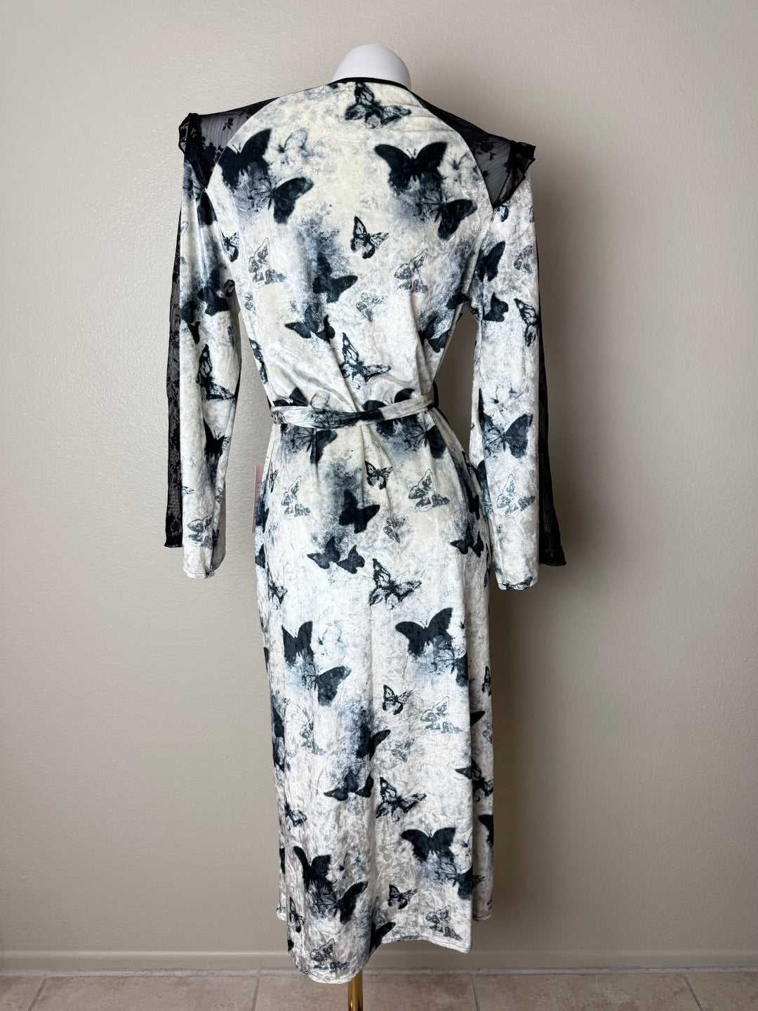 Black Lace-Trim Velvet Butterfly Pattern Robe Back View