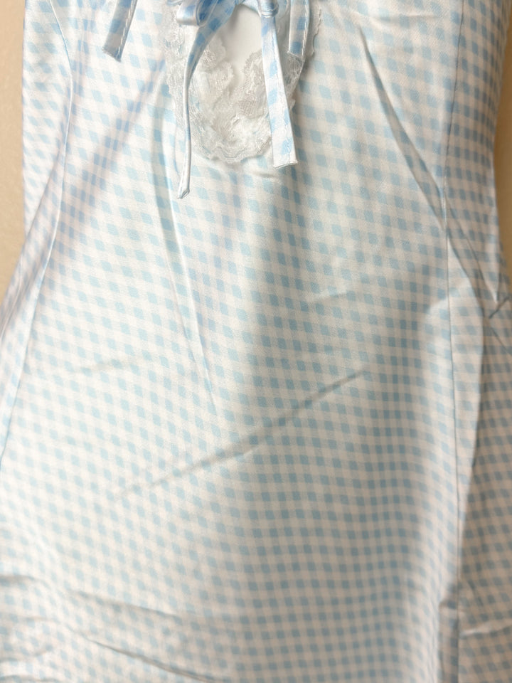 Close look of Blue Grid Plunge Slip